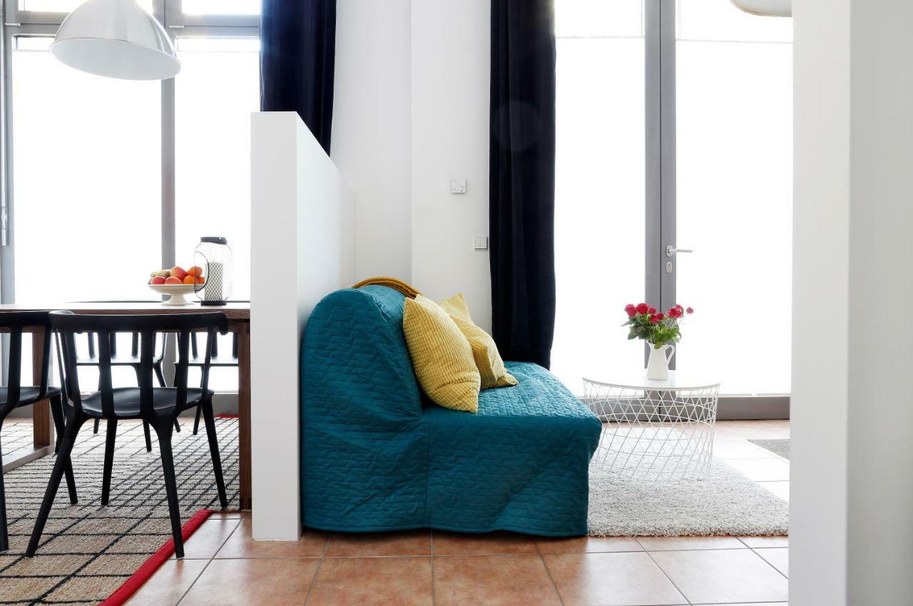 Swine By Rockchair Apartments L Superhost Status L Cozy Family & Business Flair In City Center "Mitte" Modern Studio Boxspringbed Welcomes You! Berlin Dış mekan fotoğraf